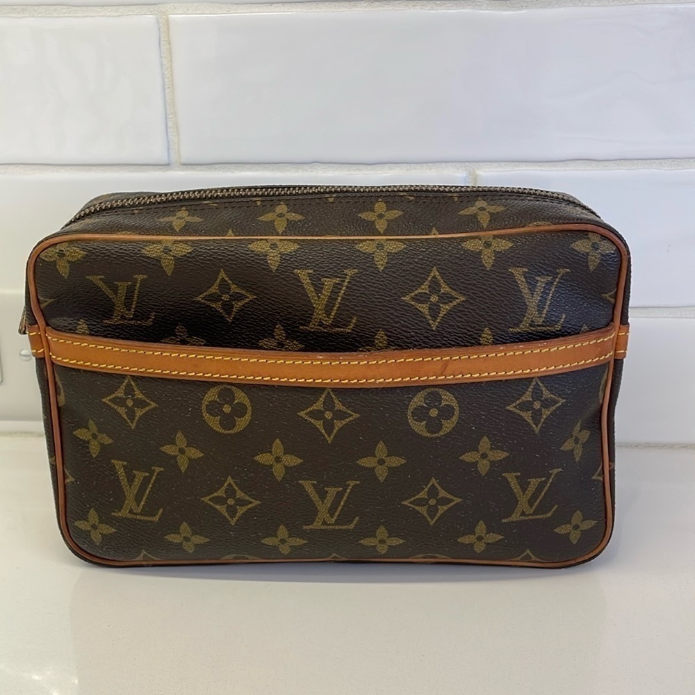 ⭐️LOUIS VUITTON CLUTCH/TRAVEL Bag—GORGEOUS! Slip Pocket Outside—Great Vtg. Cond!